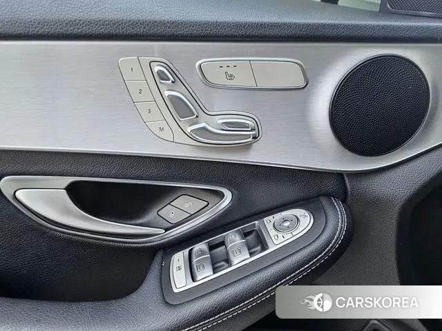 Mercedes-Benz C-Class W205 2018 Белый из Кореи, фото 5