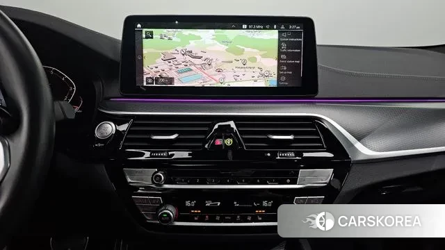 BMW 5 Series (G30) 2022 Белый из Кореи, фото 5