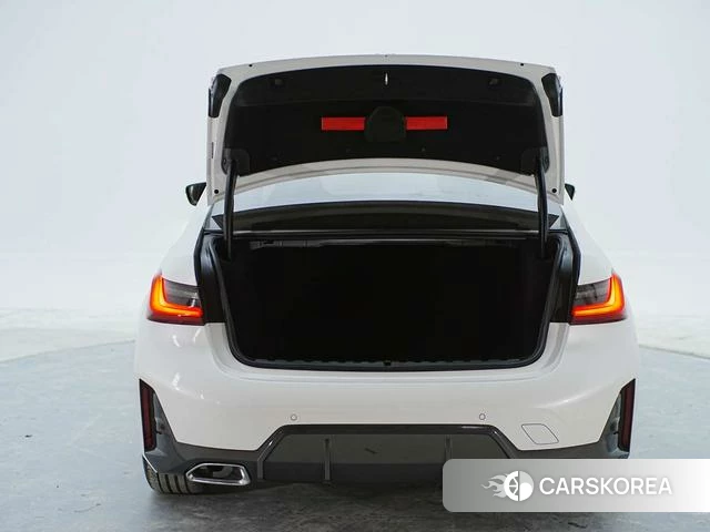 BMW 3 series 2023 Белый из Китая, фото 5