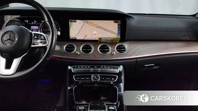 Mercedes-Benz E-Class W213 2019 Белый из Кореи, фото 5
