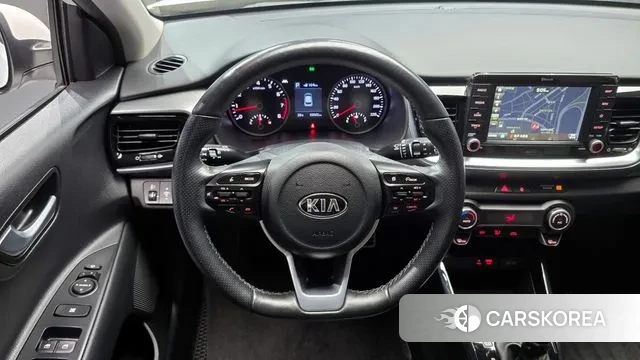 Kia Stonic 2018 Белый из Кореи, фото 5
