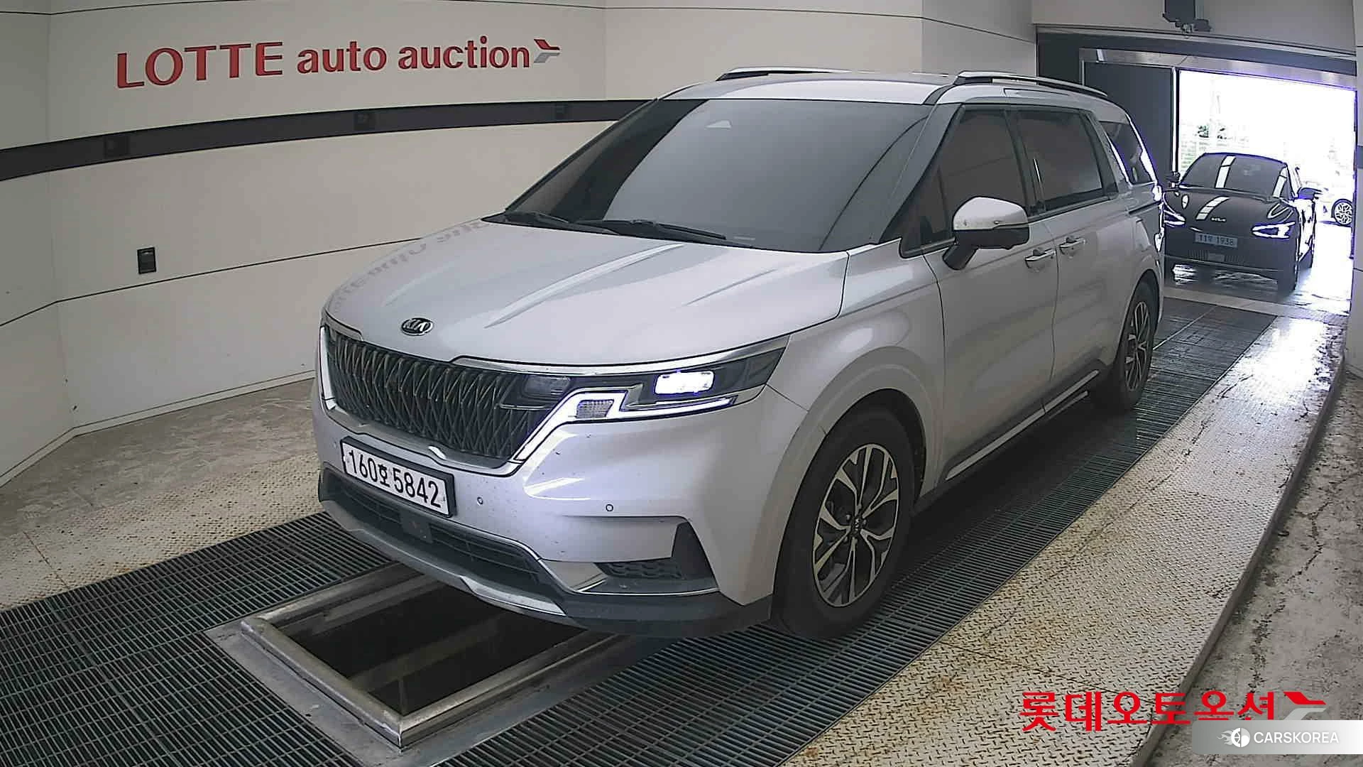 Kia Carnival 2021 Silky Silver из Кореи, фото 5