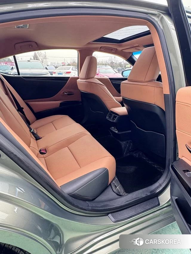 Lexus ES 2023 Зеленый из Китая, фото 5