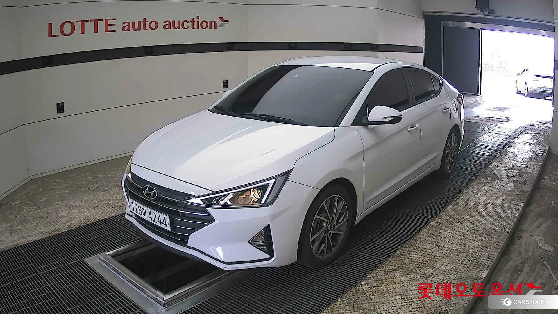 Hyundai Avante 2020 Polar White из Кореи, фото 5