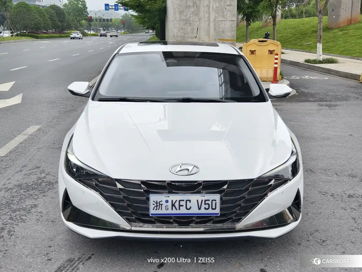 Hyundai Elantra 2022 Белый из Китая, фото 5