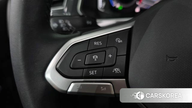 Volkswagen Tiguan second Generation 2022 Белый из Кореи, фото 5
