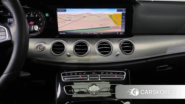 Mercedes-Benz E-Class W213 2018 Белый из Кореи, фото 5