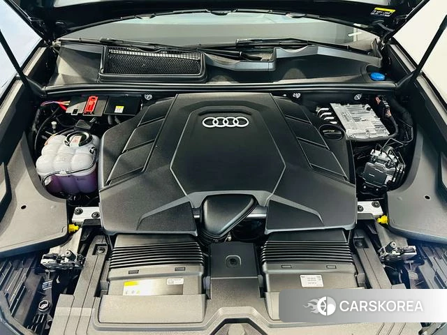 Audi Q8 2024 Черный из Китая, фото 5