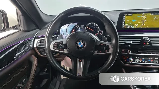 BMW 5 Series (G30) 2018 Белый из Кореи, фото 5