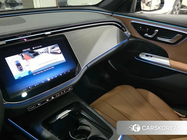 Mercedes-Benz E-Class W214 2026 Серебристо-серый из Кореи, фото 5