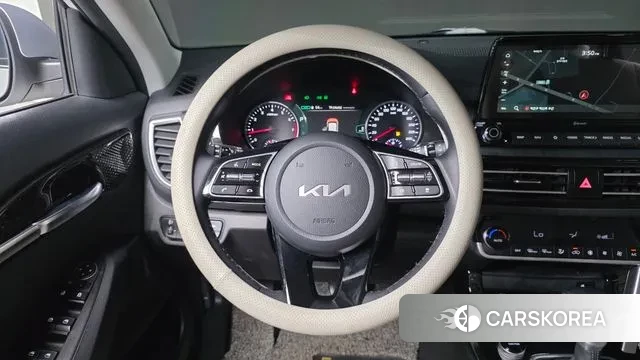 Kia Seltos 2022 Белый из Кореи, фото 5