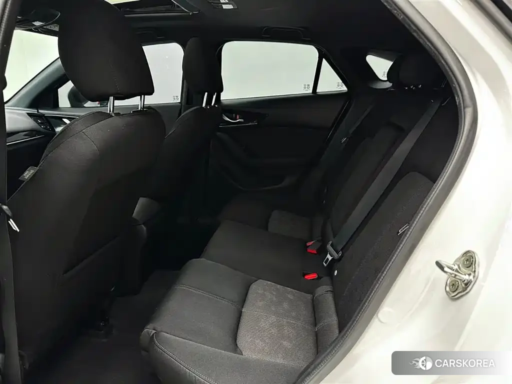 Mazda CX-4 2023 Белый из Китая, фото 5