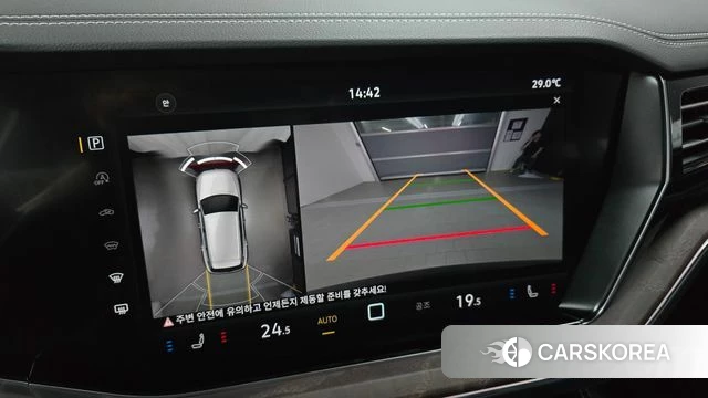 Volkswagen Touareg 3rd generation 2025 Черный из Кореи, фото 5