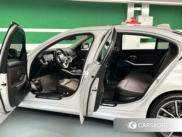 BMW 3 series 2022 Белый из Китая, фото 5
