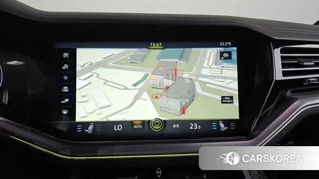 Volkswagen Touareg 3rd generation 2023 Белый из Кореи, фото 5