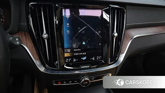 Volvo V60 Cross-Country 2nd Generation 2021 Белый из Кореи, фото 5