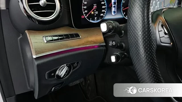 Mercedes-Benz E-Class W213 2018 Белый из Кореи, фото 5