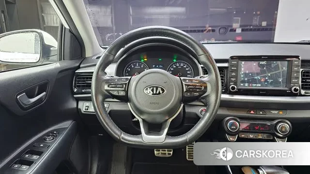 Kia Stonic 2018 Белый из Кореи, фото 5