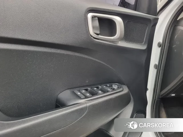 Hyundai Venue 2021 Белый из Кореи, фото 5