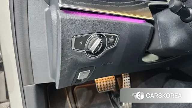 Mercedes-Benz E-Class W213 2021 Серебристо-серый из Кореи, фото 5