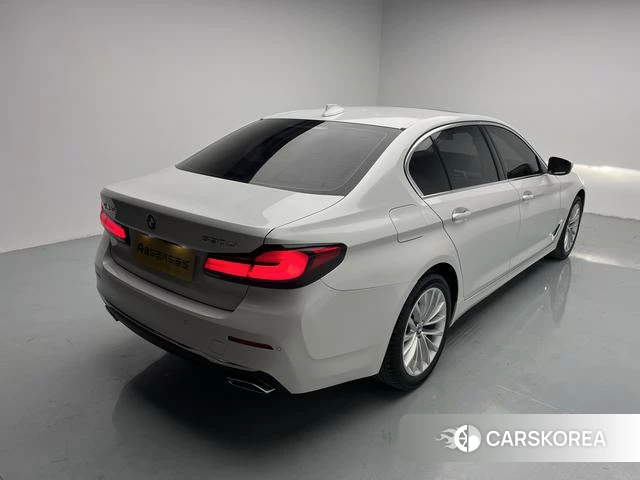 BMW 5 series 2022 Белый из Китая, фото 5