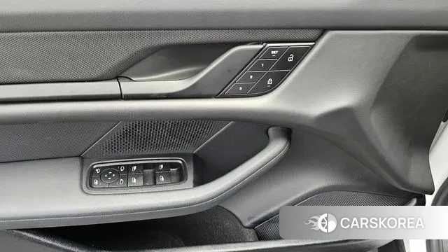 Porsche Taycan 2022 Белый из Кореи, фото 5