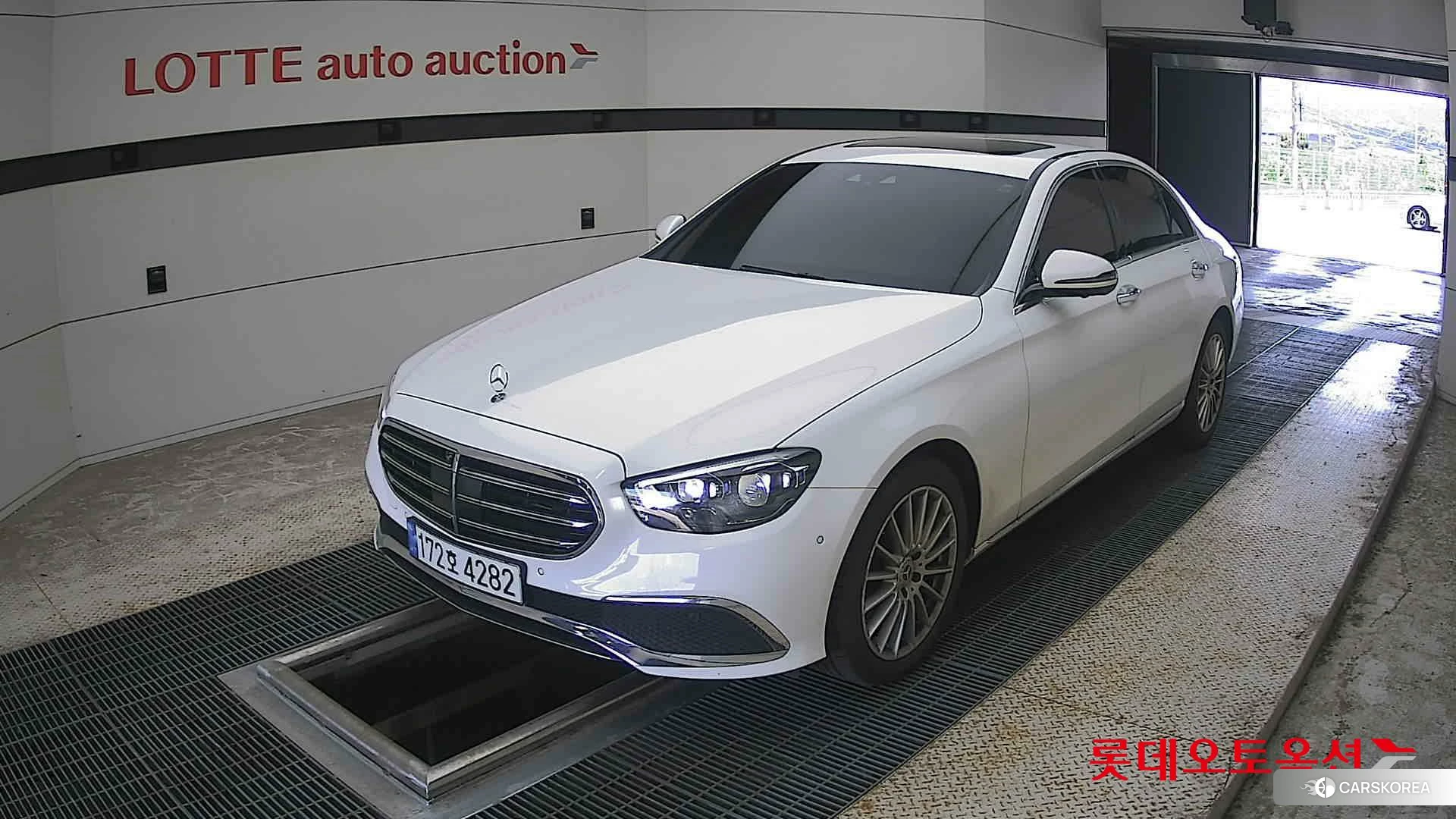 Mercedes-Benz Mercedes-Benz E250 2022 149-POLAR WHITE (BENZ) из Кореи, фото 5
