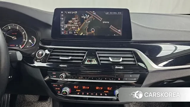 BMW 5 Series (G30) 2019 Белый из Кореи, фото 5