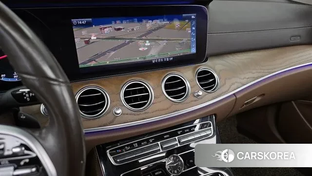 Mercedes-Benz E-Class W213 2018 Белый из Кореи, фото 5