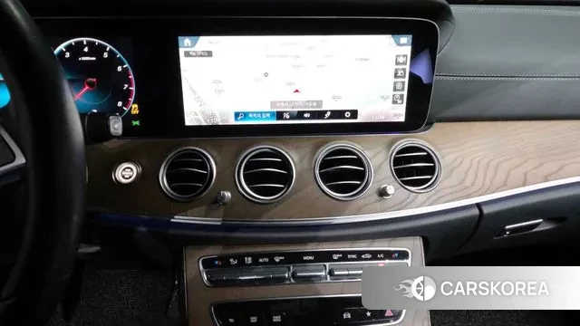 Mercedes-Benz E-Class W213 2021 Песочный из Кореи, фото 5