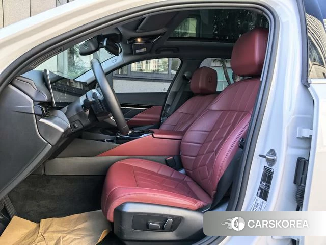 BMW 5 series 2024 Белый из Китая, фото 5