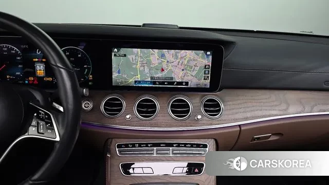 Mercedes-Benz E-Class W213 2022 Белый из Кореи, фото 5