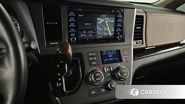 Toyota Sienna 2019 Серебристо-серый из Кореи, фото 5