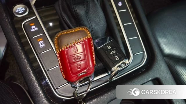 Volkswagen Arteon 2019 Серебристо-серый из Кореи, фото 5