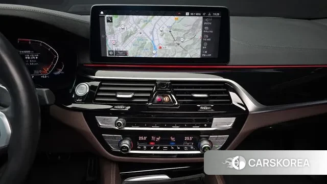 BMW 5 Series (G30) 2022 Белый из Кореи, фото 5