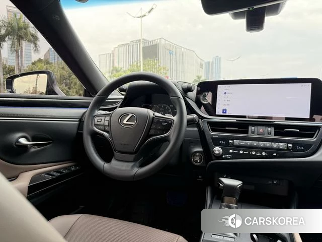 Lexus ES 2024 Темно-серый из Китая, фото 5