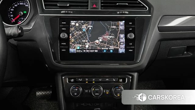 Volkswagen Tiguan second Generation 2019 Белый из Кореи, фото 5