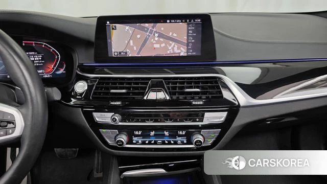 BMW 5 Series (G30) 2020 Белый из Кореи, фото 5