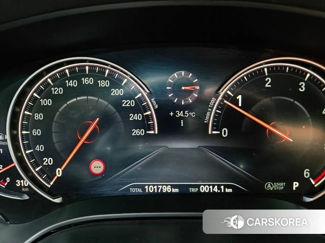 BMW 5 Series (G30) 2018 Серый из Кореи, фото 5