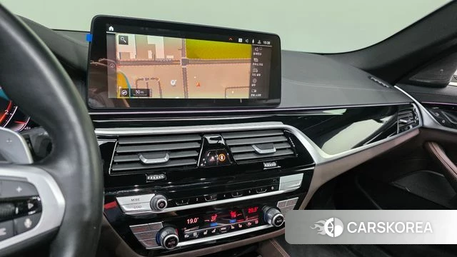 BMW 5 Series (G30) 2022 Белый из Кореи, фото 5