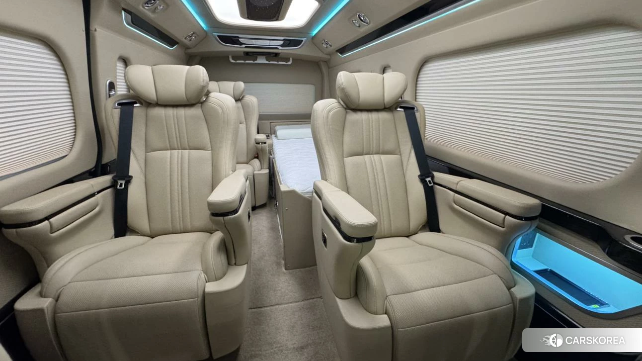 Toyota Hiace 2026 Черный из Китая, фото 5