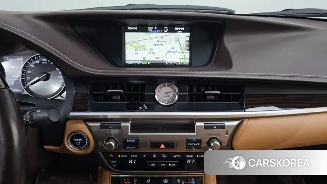 Lexus New ES300h 2018 Белый из Кореи, фото 5