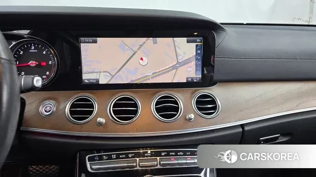 Mercedes-Benz E-Class W213 2019 Белый из Кореи, фото 5