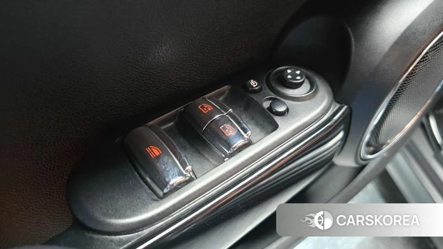 Mini Cooper S Convertible 2019 Черный из Кореи, фото 5