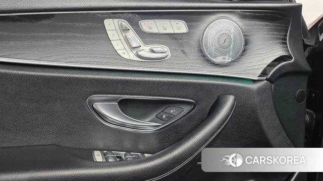 Mercedes-Benz E-Class W213 2018 Черный из Кореи, фото 5