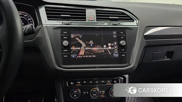 Volkswagen Tiguan second Generation 2018 Белый из Кореи, фото 5