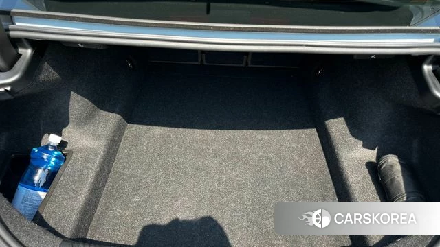 BMW 5 Series (G60) 2024 Светло-серебряный цвет из Кореи, фото 5