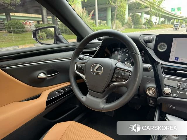 Lexus ES 2023 Белый из Китая, фото 5