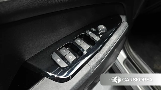 Kia Sportage 5th Generation 2022 Серебристо-серый из Кореи, фото 5