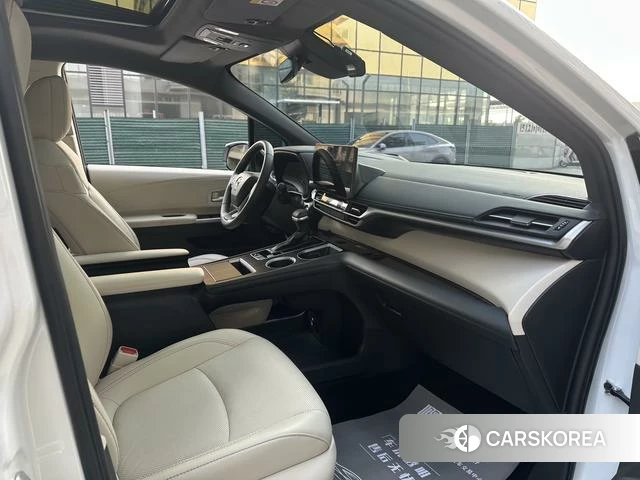 Toyota Grevia 2025 Белый из Китая, фото 5